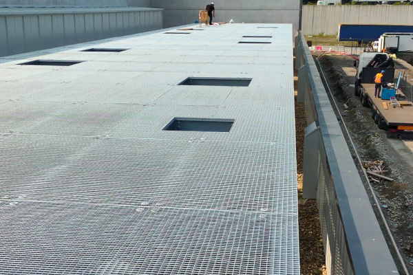 Cobertura de edifício em estrutura metálica